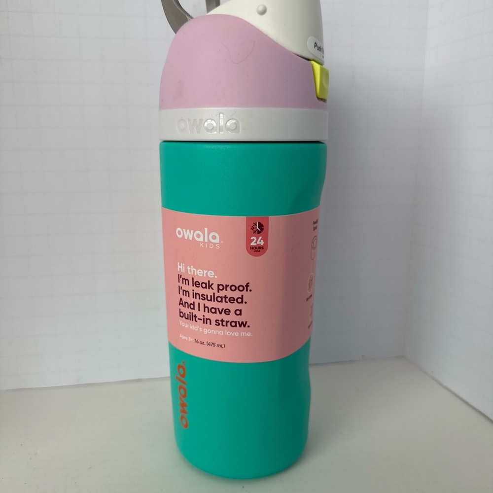Owala Freesip KIDS Stainless Steel / 16oz / Color: Make Waves *NEW*